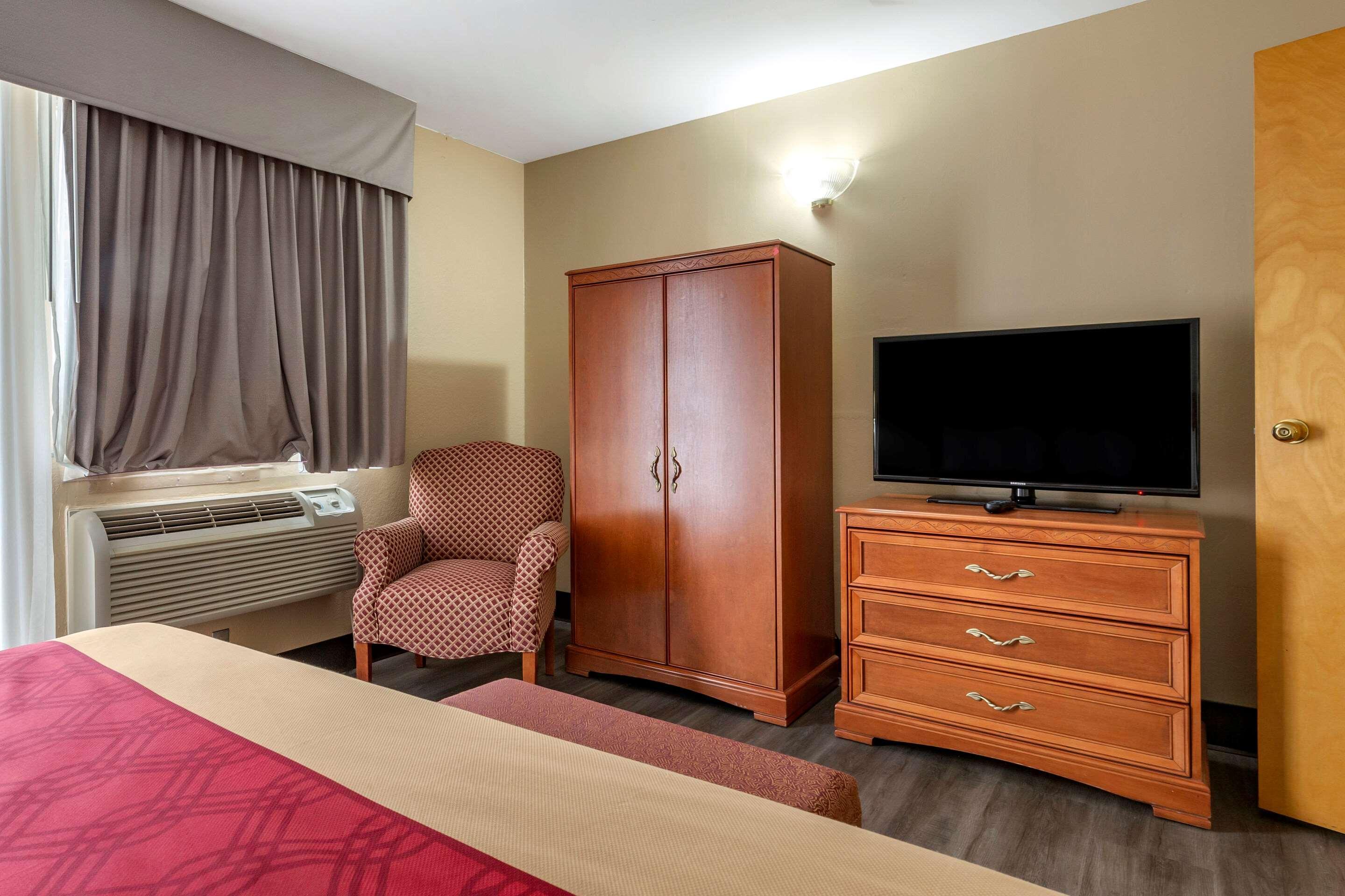 Econo Lodge & Suites Southern Pines Luaran gambar