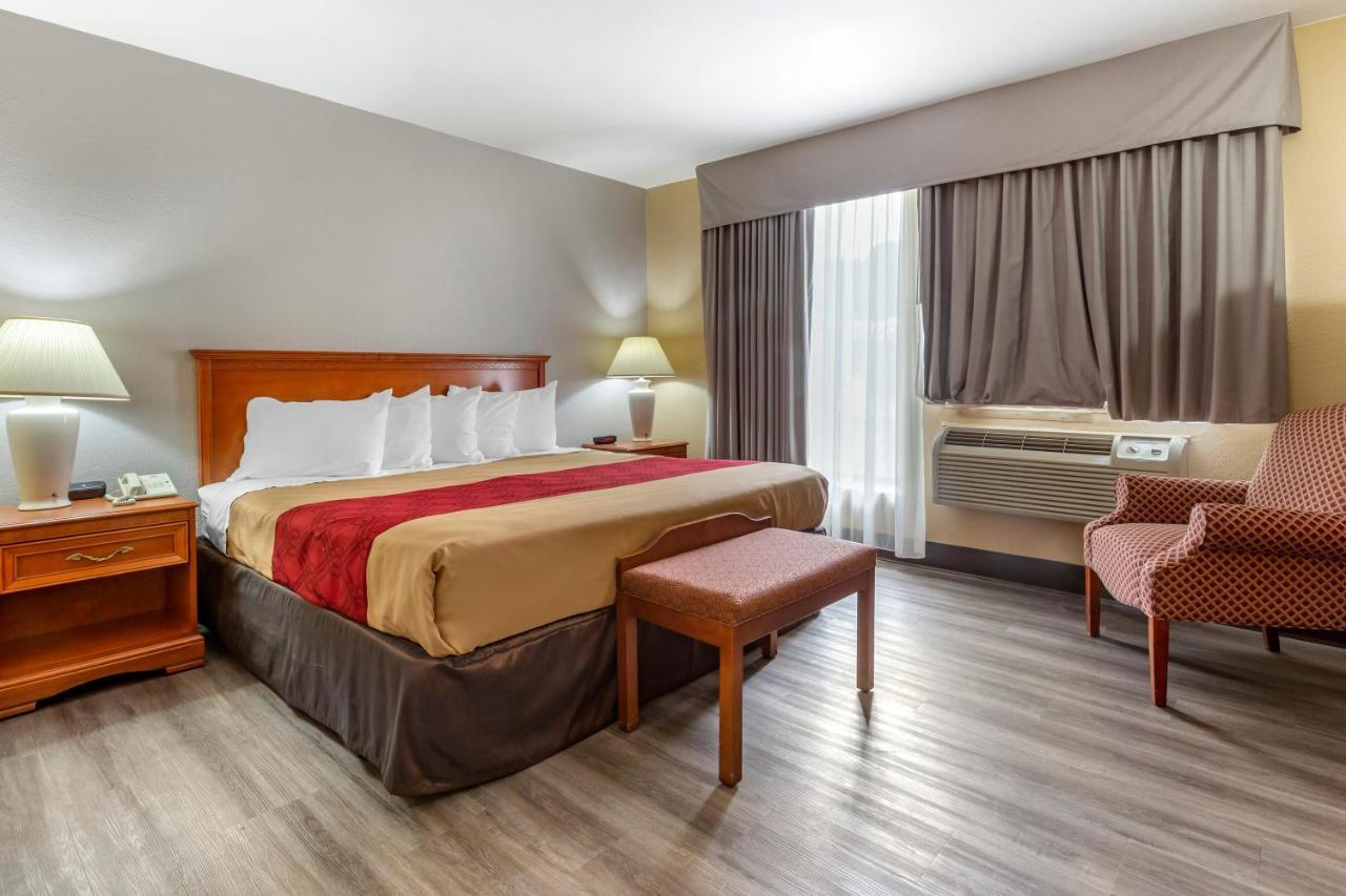 Econo Lodge & Suites Southern Pines Luaran gambar