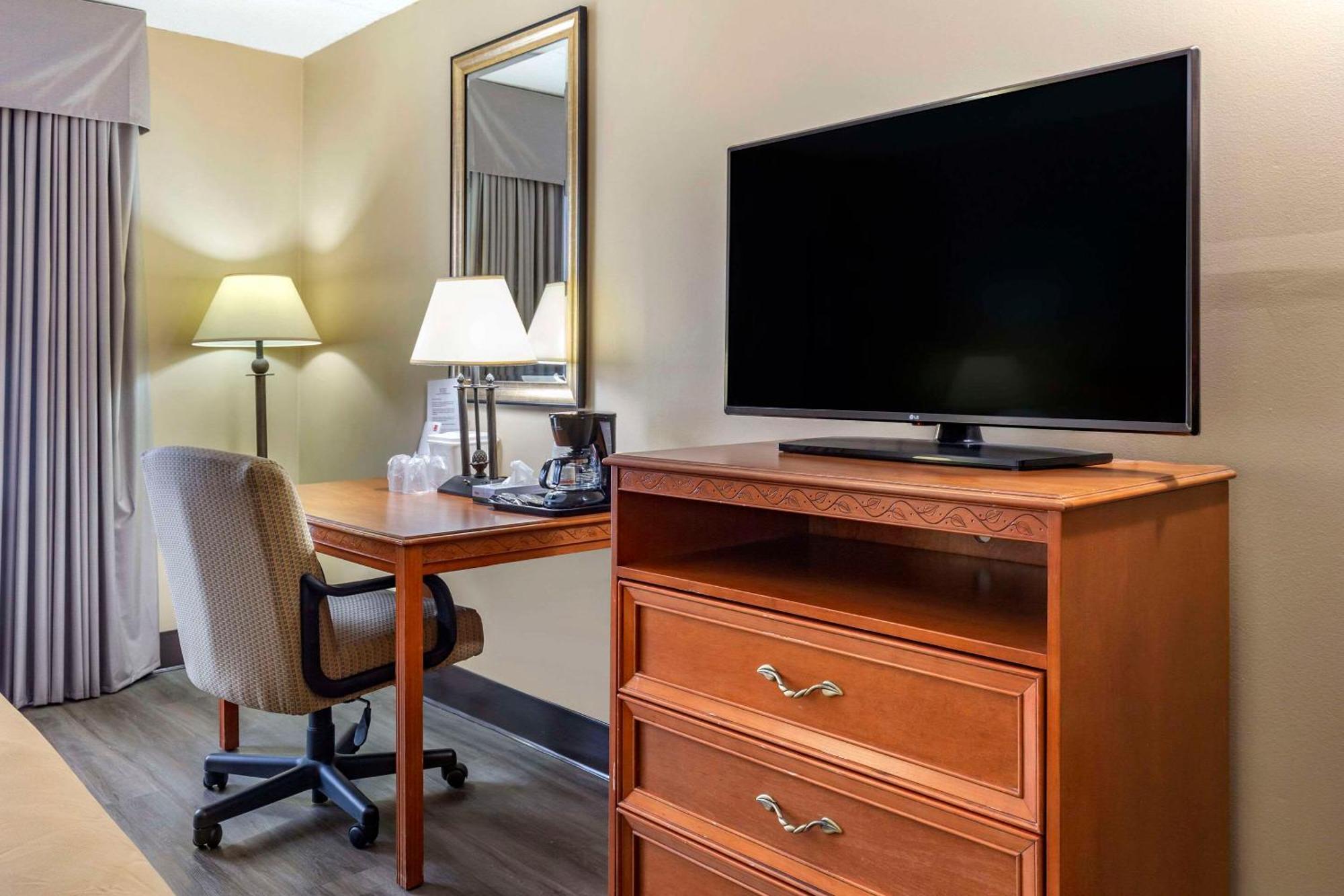 Econo Lodge & Suites Southern Pines Luaran gambar